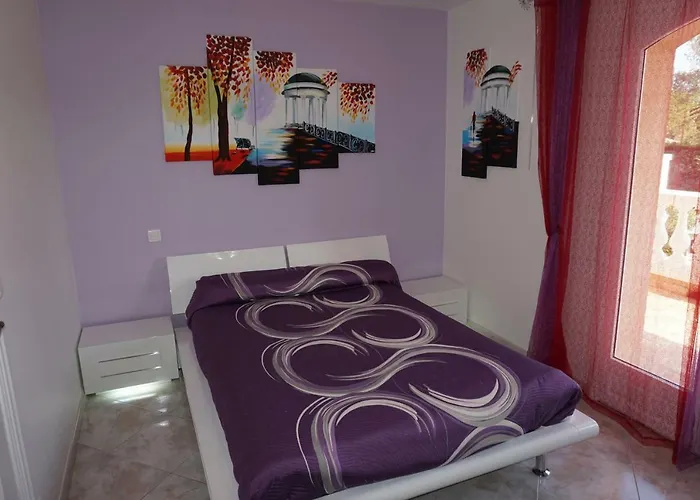 Chantilly * Saint-Raphael (Var)